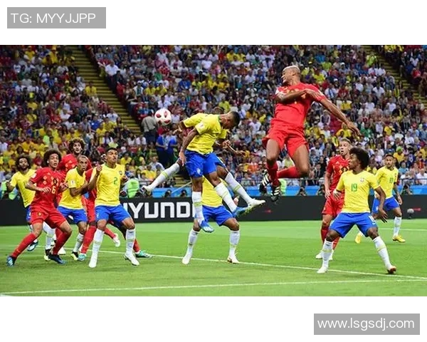 花都足球球星崛起记：从街头到绿茵场的梦想与荣耀