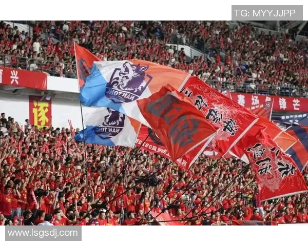 足球场上球星最帅的瞬间：他们用激情与实力点燃赛场的每一刻