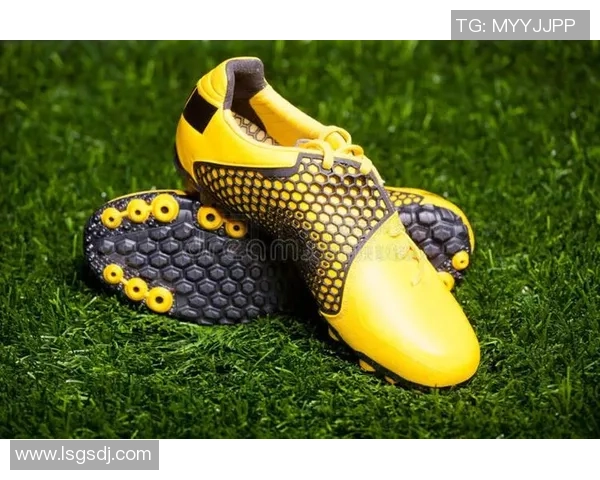 哪位足球明星偏爱穿黄色足球鞋成为场上亮点引领潮流